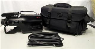 Vtg Panasonic Omnimovie VHS HQ Camcorder Soulder Mount Records to VHS W/Bag